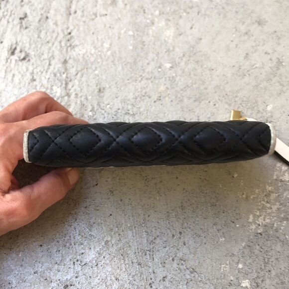 Tory Burch wristlet wallet - Picture 3 of 6